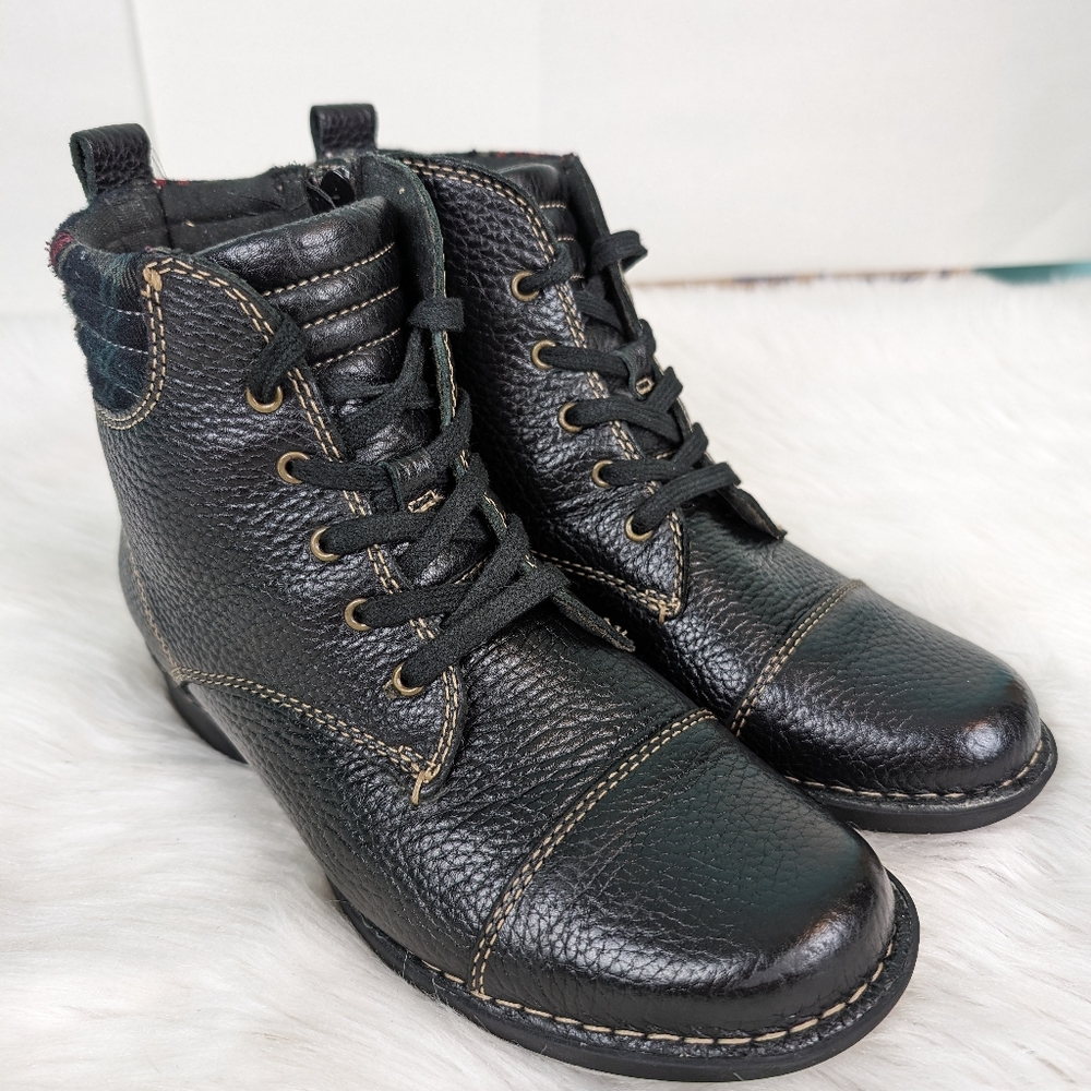Clark's Whistle Bea leather boots, women's size 7, black
